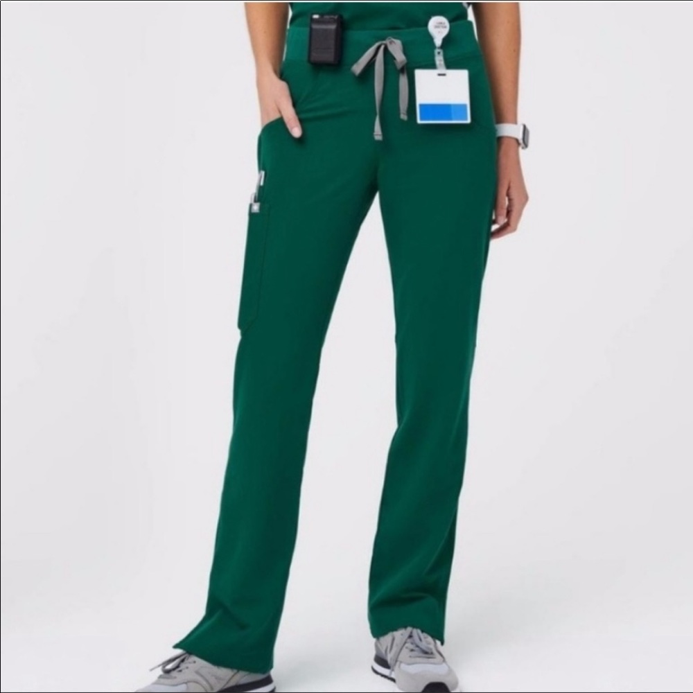 Figs Kade SP scrub pant Hunter Green
